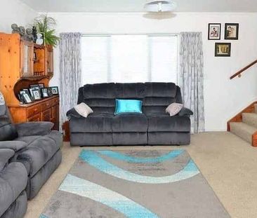 Four bedrooms and two bathrooms - Photo 1