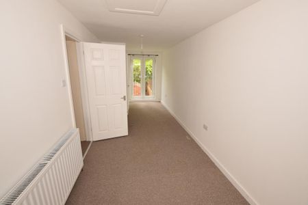 4 bedroom detached house to rent - Photo 4
