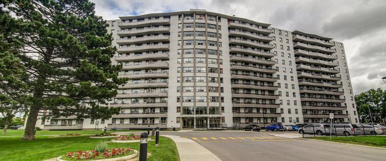 Camelot Towers - 981 Main Street West, Hamilton | 981 Main Street West, Hamilton - Photo 1