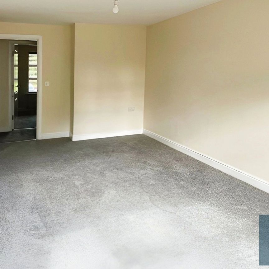 Sylvan Ridge, Ferndale, Huddersfield, HD2 - Photo 1