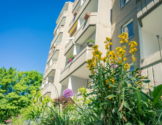 2-Raum-Erdgeschosswohnung mit Balkon - Foto 1