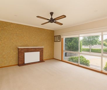 81 Heathfield Rise, Box Hill North VIC 3129 - House For Rent | Domain - Photo 1