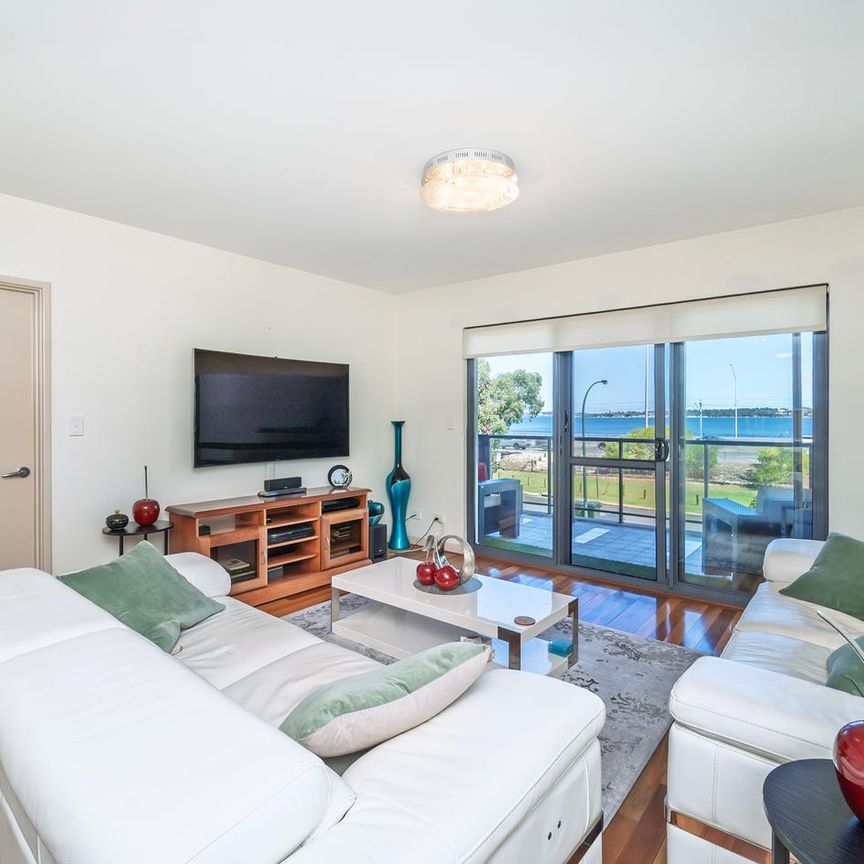 FULLY FURNISHED & EQUIPPTED - 3 BEDROOM, 2 BATHROOM, 2 CAR PARKING, POOL, SAUNA, SPA, GYM, & SPA. - Photo 1
