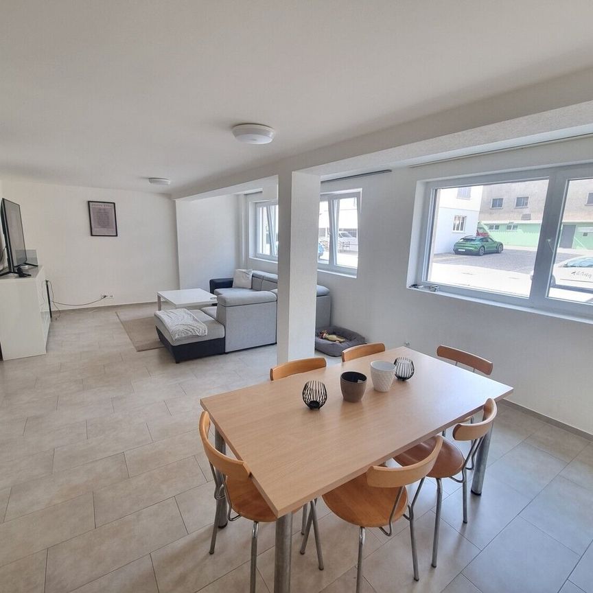 Appartement lumineux de 2,5 pièces au rez-de-chaussée dans un emplacement central à Granges - Photo 1