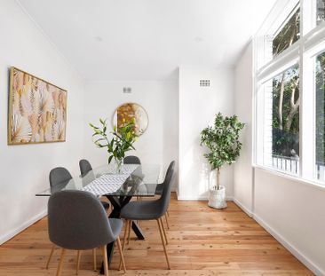 Meticulously renovated 4 Bedroom + Study Family Home - Photo 4