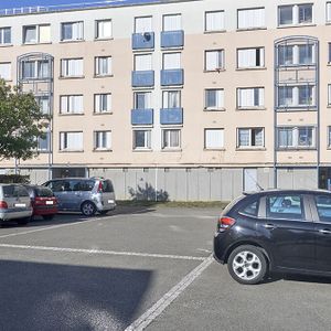 Appartement SABLE SUR SARTHE T5 - Photo 2