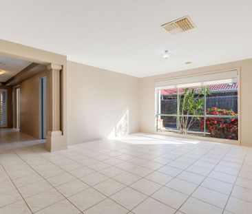 Spacious family home in central location - Photo 2