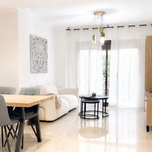 2 Bedroom Apartment For Rent in Marbella, Málaga - Foto 1