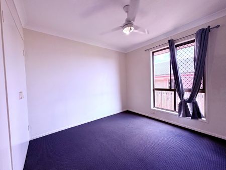 Spacious & Comfortable Brick Home – Perfect for Families or Entertainers - Photo 3