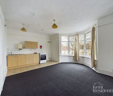 1 bed to rent in Maidstone Road, Chatham, ME4 - Photo 1