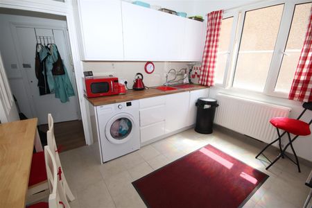 1 bedroom Apartment to let - Photo 4