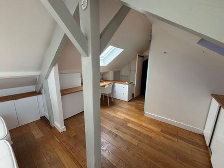 Très beau 2 pièces meublé en duplex 6ème & 7ème étage avec superbe vue - Photo 2