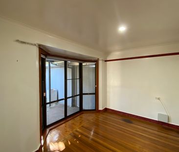 Freshly Updated 2 Bedroom Unit in Prime Location - Photo 2