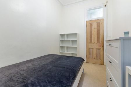 2 bedroom property to rent - Photo 4