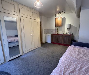 Tudor Road, LEICESTER - Photo 2