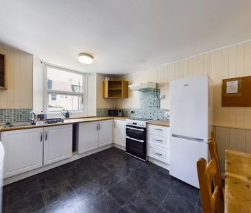 4 bedroom terraced house to rent - Photo 5