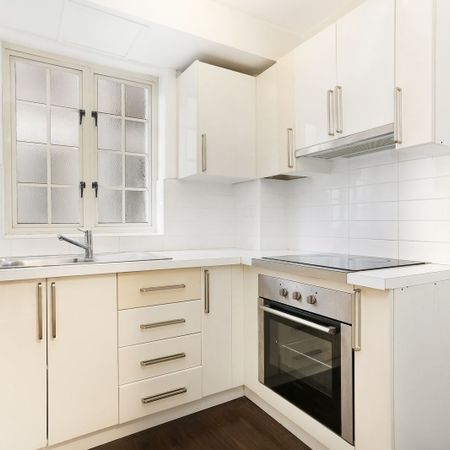 Stylish and Sophisticated One Bedroom in Surry Hills - Photo 4