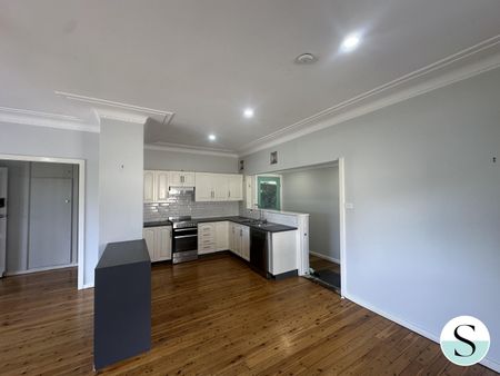 307 Old Pacific Highway, Swansea NSW 2281 - House For Rent | Domain - Photo 3