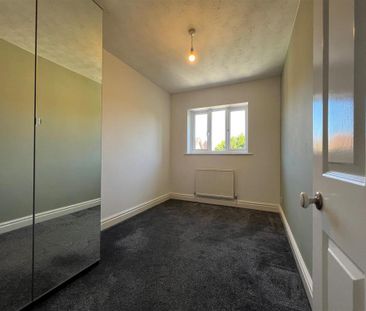 5 bedroom detached house to rent - Photo 1