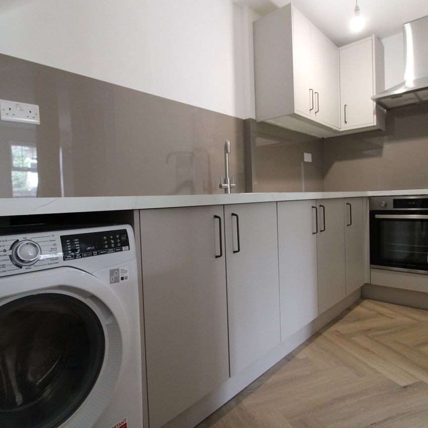3 Bed End Terrace, Vincent Road, CR0 - Photo 1