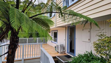 3 bedroom flat - Whiteware included - 2 Showers - Photo 2