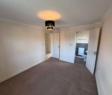 3 bedroom semi-detached house to rent - Photo 2