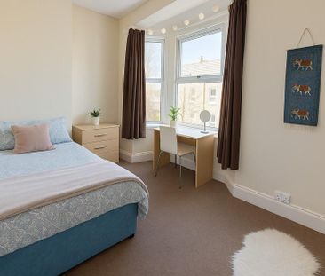 4 bedroom terraced house to rent - Photo 5