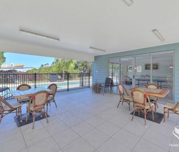 Location! Location! Location! - Photo 5