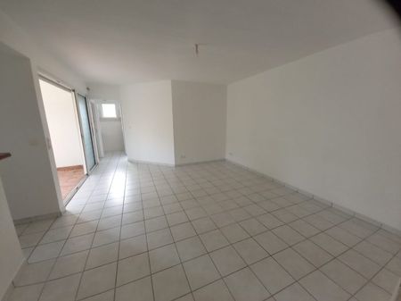 Appartement à louer, 2 pièces - Le Diamant 97223 - Photo 4