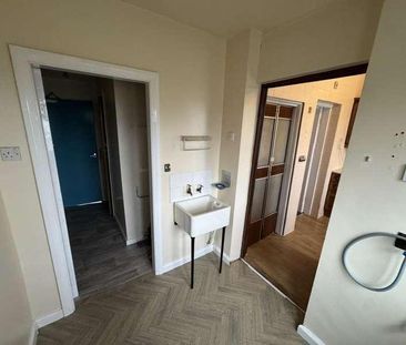 Charlemont Avenue, West Bromwich, B71 - Photo 6