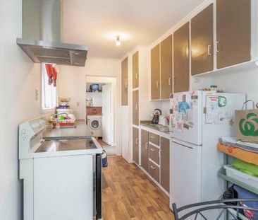 Three bedroom home in Otara! - Photo 3