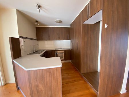 Convenientlly Located Apartment - Photo 5