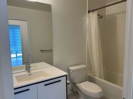 For Lease - 185 Deerfield Road Unit# 911, Newmarket, Ontario - Photo 2