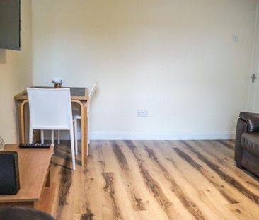 4 bedroom house share to rent - Photo 3