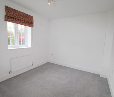 3 bedroom end of terrace house to rent - Photo 5