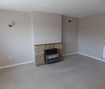 2 bedroom semi-detached bungalow to rent - Photo 1