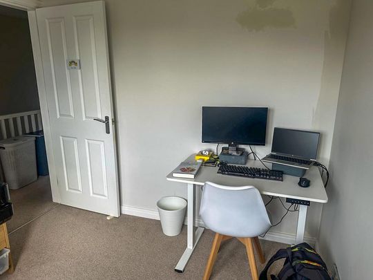 3 bedroom semi-detached house to rent - Photo 1