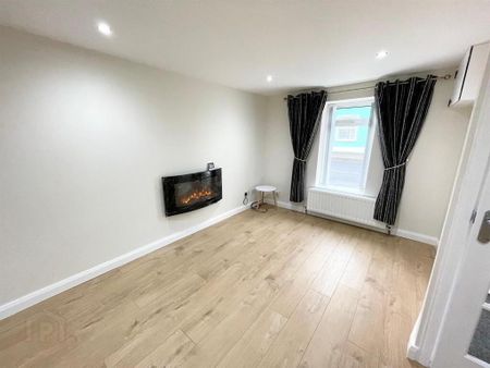 5 High Street, Ballyhalbert, BT22 1BL - Photo 2