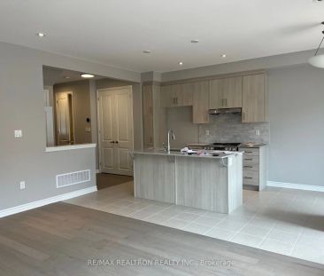 Condo Townhouse For Lease | W9250716 - Photo 2