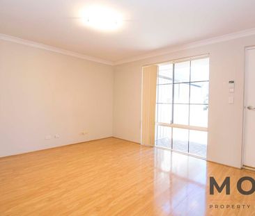 5 MANNIX PASS, QUEENS PARK - Photo 2