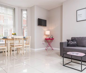 90 University Street Apartment 4, Botanic Avenue - Queens Quarter, ... - Photo 2