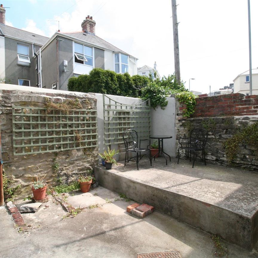 Dale Road, Plymouth - Photo 1