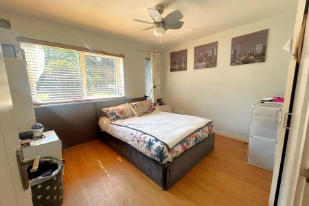 Brantwood Gardens, West Byfleet, Surrey, KT14 - Photo 3