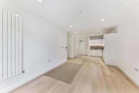 Savills are delighted to present this stunning two bedroom two bathroom apartment located on the second floor of a new-build development. - Photo 3