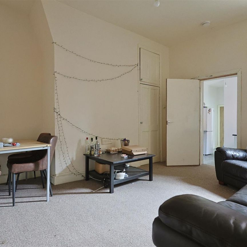 3 bedroom Student Flat to rent in Shortridge Terrace, Jesmond, Newcastle Upon Tyne NE2 - Photo 1