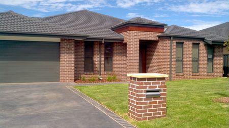 44 Semillon Drive, Tamworth - Photo 3