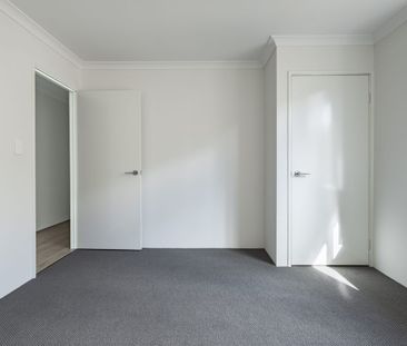 Brand New 4 Bedroom 2 Bathroom Family Home - Photo 2