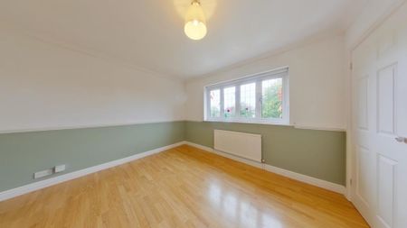 4 bedroom detached house to rent - Photo 4