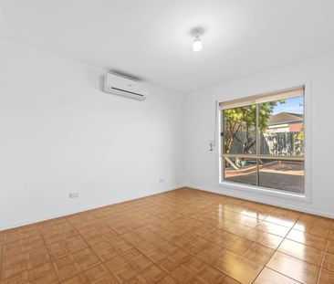 1 Whitmore Place, Hillside VIC 3037 - Photo 3