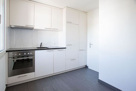 Schöne Wohnung mit grossem Balkon! - Photo 3